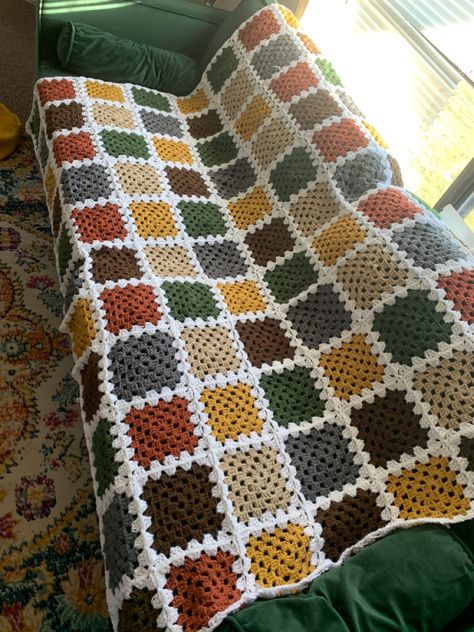 Maximalist Crochet Blanket, Crochet Blanket Aesthetic Indie, 70s Crochet Granny Square, Crochet Patch Work Blanket, Crochet Granny Square Patchwork Blanket, 80s Crochet Blanket, Grunge Crochet Blanket, Retro Crochet Blanket Pattern, Crochet Retro Blanket