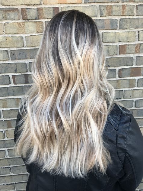 Shadow root and icy blonde. #kenracolor #balayage Balayage Icy Blonde, Dark Shadow Root Blonde Balayage, Root Melt Blonde Balayage, Blonde Shadow Root With Money Piece, Blonde Shadow Root, Light Brown Hair Balayage, Shadow Root Blonde, Balayage Hair Rose, Balayage Hair Grey