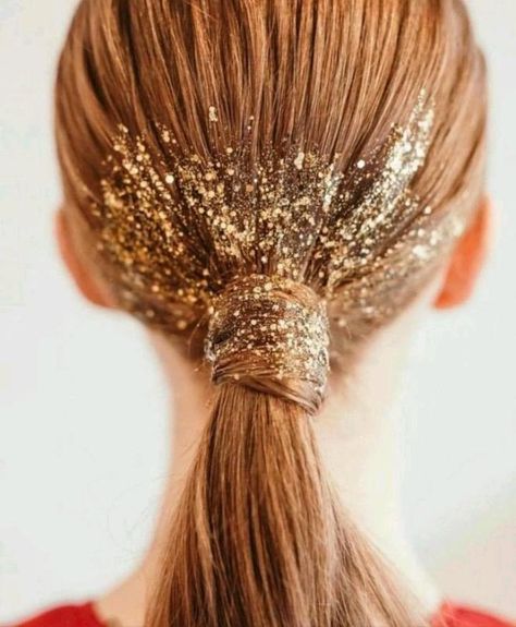 Glitter Roots, Trendy We Fryzurach, Dance Hair, Ballroom Hair, Hair Tinsel, Glitter Party, Christmas Hairstyles, Festival Hair, Glitter Hair