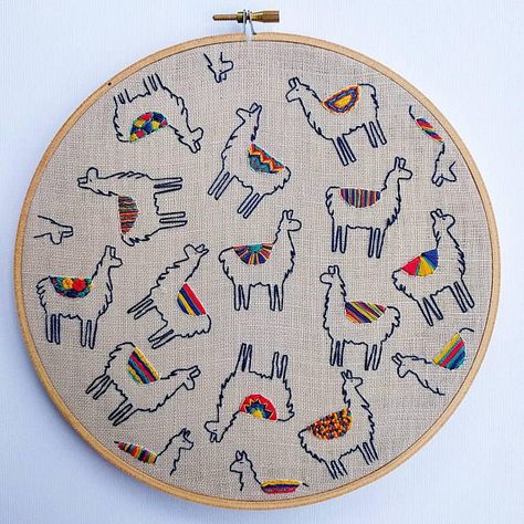 Llama Embroidery, Sulaman Pita, Embroidery Hoop Crafts, Hardanger Embroidery, Simple Embroidery, Embroidery Hoop Art, Embroidery Craft, Photo Craft, Embroidery Inspiration