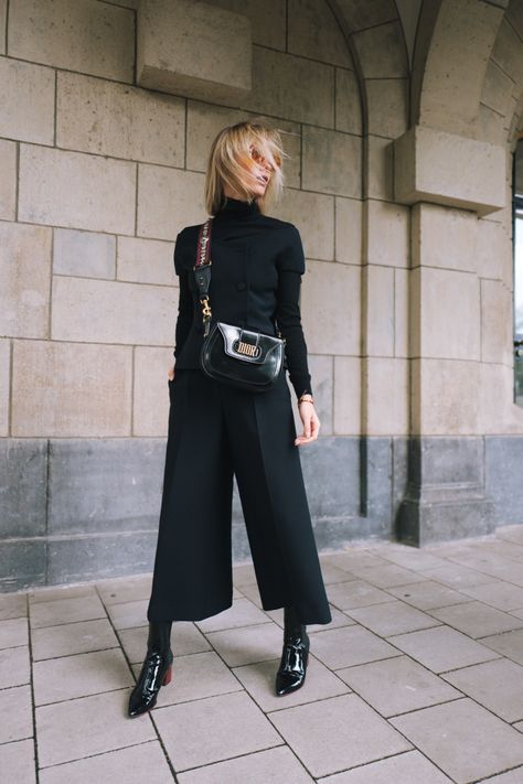 Culotte Outfit, Dior Outfit, Chique Outfits, Mode Casual, Business Outfit, Fashion Night, Vogue Fashion, 가을 패션, Work Outfits Women