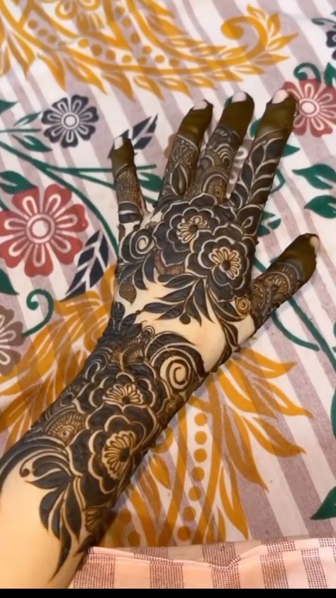 Mehndi Designs Beautiful, Beautiful Mehndi Designs, Front Mehndi Design, Arabic Mehndi Design, Khafif Mehndi Design, Mehndi Designs Bridal Hands, Rose Mehndi Designs, Beginner Henna Designs, Mehndi Design Pictures