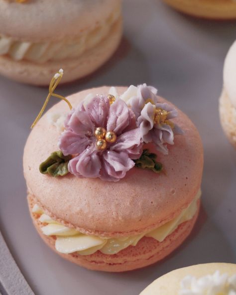 Some still shots of flower macarons to start you week! Which one is your favourite? 1,2,3,4,5,6,7,8 or 9? Happy Monday! 💜 💐🌸 #flowerdessert #flowermacarons #macaron #macaronmalaysia #macaronskl #macaronslady #malaysiabakers #weddingmacarons #weddingflowers #weddingtable #klfoodie #kldesserts Flower Desserts, Wedding Macarons, Which One Are You, Happy Monday, Be Still, Macarons, Flowers