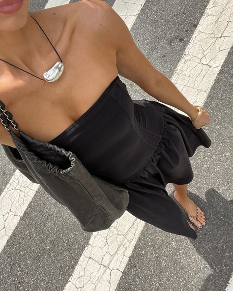 Casual Beach Outfit, Summer Style Guide, Strapless Corset, Life Aesthetic, Fall Inspo, Street Style Trends, June 15, Spring 2024, Bilbao