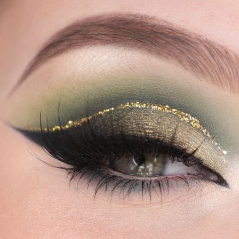 Green Eyes Makeup Looks, Eye Makeup For Green Eyes, Eyes Makeup Looks, Green Eyes Makeup, Green Eyeshadow Look, Quinceanera Makeup, Make Up Designs, Looks For Green Eyes, Different Makeup Looks