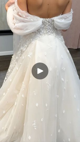 66K views · 43 reactions | How to do an American bustle on this beautiful wedding dress✨ 
#alinaalterations #bridal #wedding #weddingdress #howto #alteration #bustle #bridalalteration #tipsandtricks #tutorial #bride #trendingreels #trend #viral #foryou #foryoupage #foryourpage #fyp #fypage #reels #dress #trending #diy #like #share #save #favorite #follow #beautiful #love | Alina Alterations | Giulio Cercato · Walking On A Dream Diy Wedding Dress Bustle, American Bustle, Dress Trending, Trending Diy, Walking On A Dream, Bridal Alterations, Wedding Cape, Tulle Wedding Dress, Beautiful Wedding Dresses