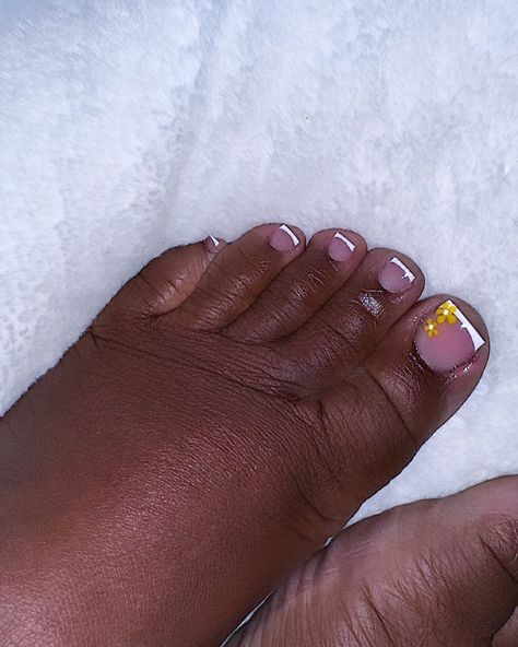 Winnie the Pooh nails for her Babyshower & matching toes🍯🐝💕 • CLICK THE LINK IN MY BIO TO BOOK YOUR APPT💌 • #acrylicnails #shortnails #winniethepoohnails #winniethepoohbabyshower #winniethepooh #nailart #characternailart #nailsnailsnails #instagramnails #pinkandyellownails #pinknails #yellownails #nailartist Thanksgiving Toes, Winnie The Pooh Nails, Instagram Nails, Yellow Nails, Nail Artist, Short Nails, Pink Nails, Winnie The Pooh, Gel Nails