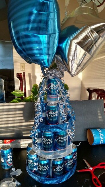 Very easy Budlight cake Budlight Party Ideas, Beer Party Theme, Beer Can Cakes, Liquor Bouquet, Birthday Beer Cake, Liquor Gifts, Cake In A Can, Beer Cake, Beer Birthday