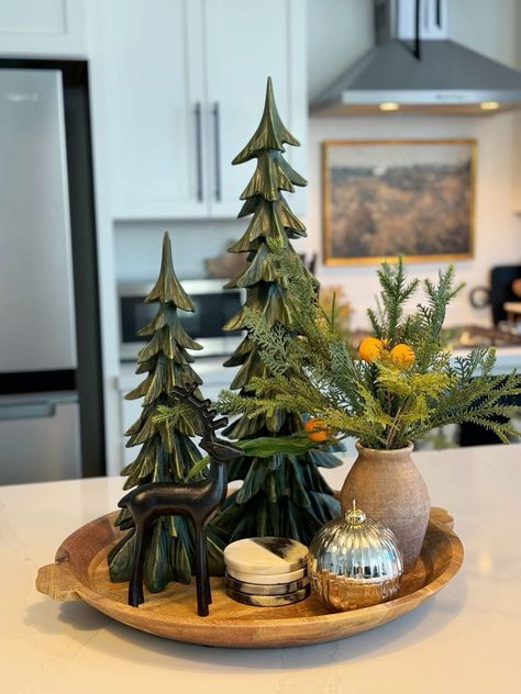 Kitchen Island Xmas Decor, Christmas Kitchen Tray Decor, Modern Organic Christmas Decor, Christmas Island Centerpiece Ideas, Christmas Kitchen Island, Kitchen Island Christmas Decor Ideas, Kitchen Island Christmas Decor, Modern Farmhouse Christmas Tree, Seasons Decorations