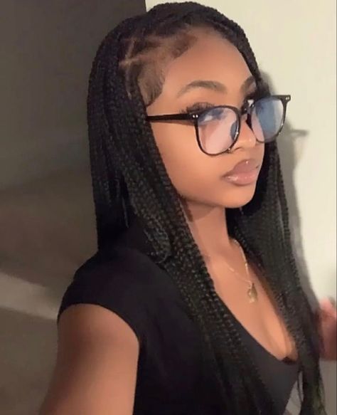 Pretty Dark Skin, Cute Box Braids, Cute Box Braids Hairstyles, Quick Braided Hairstyles, Protective Hairstyles Braids, Pretty Braided Hairstyles, Braided Hairstyles For Black Women, Baddie Hairstyles, Box Braids Hairstyles