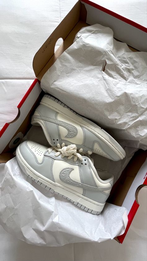 Dunks Fashion, Nike White, White Trainers, Nike Dunk Low, Dunk Low, Nike Dunk, Nike Dunks, White Silver, Men's Nike