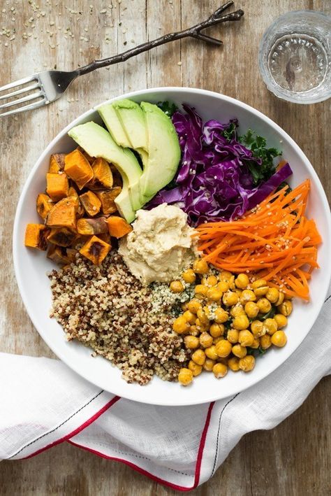 Power Bowl | 10 Delicious One-Bowl Meals You Need In Your Life ASAP Vegan Bowl Recipes, Buddha Bowls Recipe, Pasti Sani, Healthy Grains, Healthy Bowls, Idee Pasto, Veggie Bowl, Vegan Bowls, Mashed Potato