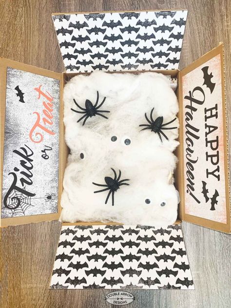 Halloween Package Ideas, Halloween Care Package College, Halloween Care Package Ideas, College Gift Boxes, Care Package Decorating, Halloween Package, Diy Care Package, Halloween Care Packages, Missionary Care Packages