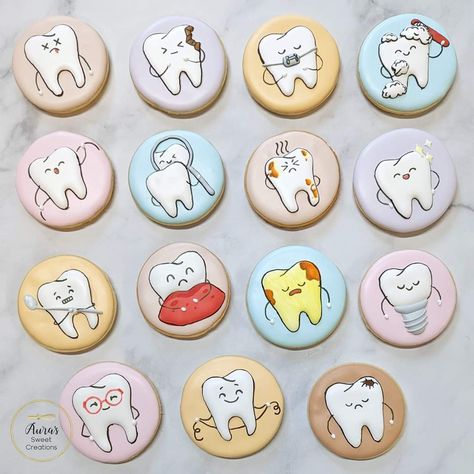 Dental Cookies Decorated, Dental Cookies, Dentist Cookies, Royal Icing Cookies Recipe, Cookies Design, Cookies Decoration, Cookies Decoradas, Royal Iced Cookies, Bee Cakes