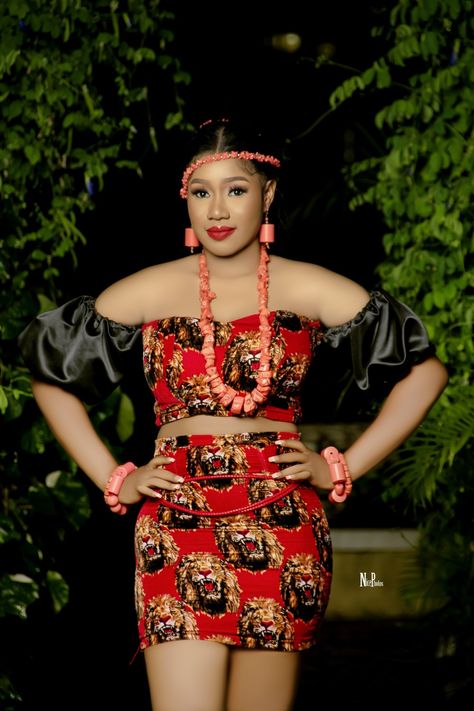 Igbo Maiden Traditional Attire, Igbo Attire, Isi Agu, Mini Skirt And Crop Top, African Elegance, Igbo Bride, Purple Queen, Igbo Wedding, African Weddings