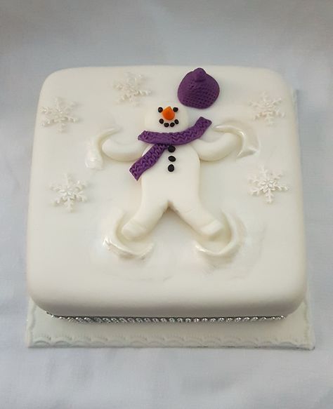 Snow Angel Cake, White Christmas Cake Designs, Square Christmas Cake Designs, Square Christmas Cake, Snowman Cakes, Christmas Cakes Ideas, Cakes 2023, Xmas Cakes, Christmas Bakes