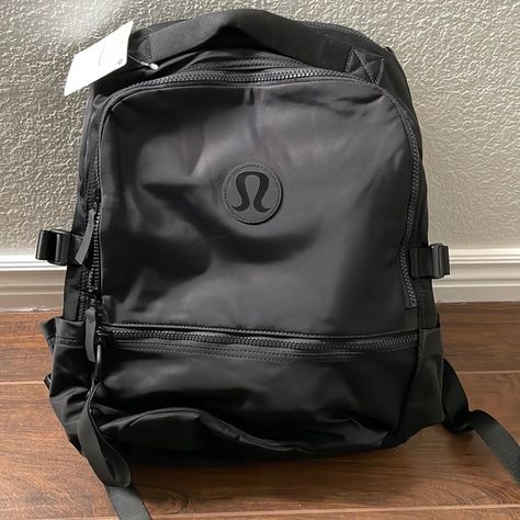 LULULEMON NEW CREW BACKPACK (black) Black Lulu Backpack, Lululemon New Crew Backpack, Lululemon Bookbag, Lululemon Backpack For School, Lululemon Backpack Aesthetic, Black School Bag Aesthetic, Cosmology School, Lulu Lemon Backpack, Black Backpack Aesthetic