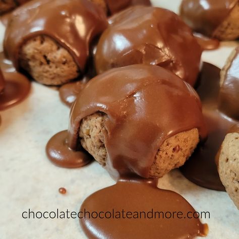 Pepper Cookies, Chocolate Crackle Cookies, Ball Cookies, Crackle Cookies, Chocolate Ball, Chocolate Crackles, Italian Chocolate, Cooking Cookies, Baking Cocoa