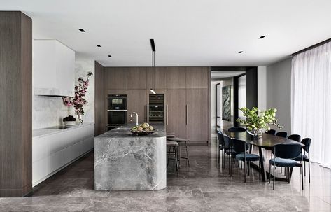 An Award-Winning Contemporary Kitchen By Mim Design | Habitus Living Bulthaup Kitchen, Mim Design, Interior Dapur, Kitchen Design Color, Australian Interior Design, Interior Vintage, Timeless Kitchen, Stone Kitchen, Classic Kitchen