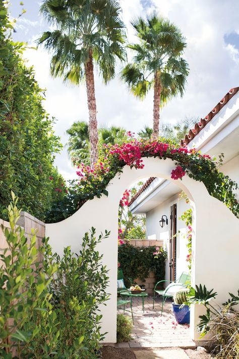 Benjamin Moore Atrium White, Spanish Revival Home, Spanish Bungalow, Spanish Garden, Mexico House, Spanish Style Home, Casas Coloniales, Hacienda Style, Spanish Style Homes