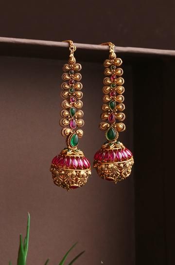 South Indian Earrings, Temple Work, Indian Brides Jewelry, Temple Jewellery Earrings, Gold Jhumka Earrings, Jewelry Wardrobe, Red Stones, Indian Jewellery Design Earrings, Antique Jewelry Indian