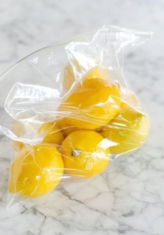 The Best Way to Keep Lemons Fresh for a Whole Month Tips from The Kitchn | The Kitchn Refrigerate your lemons sealed in plastic bags! Storing Lemons, Storing Fruit, Vegetable Storage, Lemon Recipes, Food Facts, Frozen Food, Baking Tips, Food Store, Kitchen Hacks