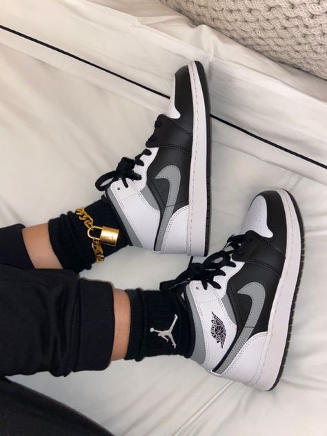 Nike Shoes Photo, Buty Jordan, Обувь Air Jordan, Buty Marki Nike, Boty Nike, Skor Sneakers, Trendy Shoes Sneakers, Nike Shoes Girls, Jordan Shoes Girls