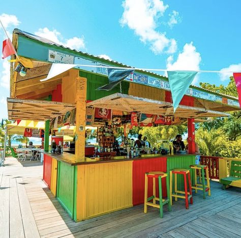 Jamaican Party, Chill Bar, Bed N Breakfast, Jamaican Restaurant, Key West Style, Saint Kitts, Caribbean Culture, Diy Pallet Furniture Outdoor, Rustic Bar