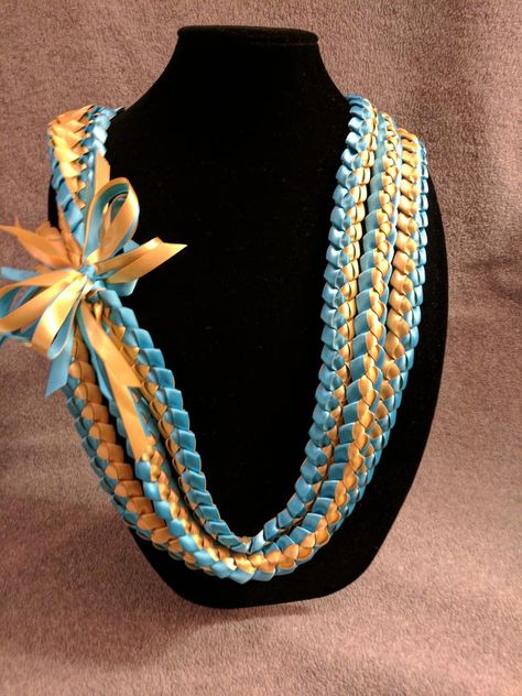 Hoco Braids, Diy Lei, Graduation Leis Diy Ribbons, Money Lei Diy, Lei Ideas, Graduation Leis Diy, Graduation Money Lei, Graduation Money Gifts, Diy Graduation Gifts