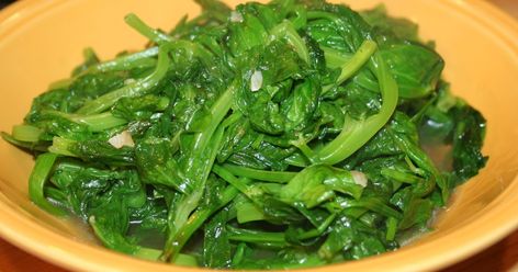 Snow pea tips are one of those mysterious Asian delicacy's that surprise the palate.  Tender leafy greens that are extremely flavorfu... Pea Tips Recipe, Snow Pea, Asian Vegetables, Snow Peas, Zucchini Pasta, Garlic Sauce, Leafy Greens, Vegetarian Dishes, Health And Nutrition