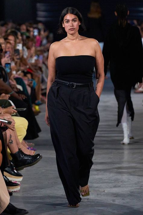 The 5 Biggest Spring 2023 Trends, According to Net-a-Porter | Who What Wear Spring 2023 Ready To Wear, 2023 Ready To Wear Collection, Plus Size Summer Outfits, Look Plus Size, 2023 Ready To Wear, Clothing Plus Size, Runway Looks, Plus Size Summer, Spring 2023