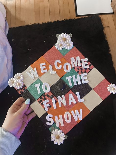 Harry Styles Graduation, Little Women Graduation Cap, Harry Styles Party Ideas Decoration, Grad Caps College, Harry Styles Themed Party, Harry Styles Graduation Cap Ideas, Harry Styles Cap Decoration, Aesthetic Grad Cap Ideas, Graduation Cap Harry Styles