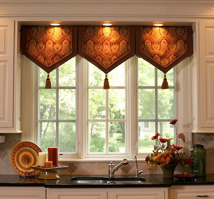 Perfect valance for this window. Small Kitchen Window Treatments, Kitchen Window Ideas Modern, Kitchen Window Treatments Diy, Kitchen Window Dressing, Small Kitchen Window, Kitchen Window Coverings, Kitchen Window Valances, Window Treatments Ideas, Kitchen Window Curtains