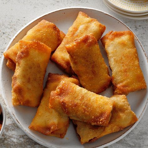 Here's the right way to use your air fryer to reheat fries and other fast food faves. Trust us: your leftovers deserve an encore! Mini Chimichangas, Creamed Beef, Michelada, Monterey Jack, Food Test, Egg Rolls, Fried Food, Taste Of Home, Fajitas