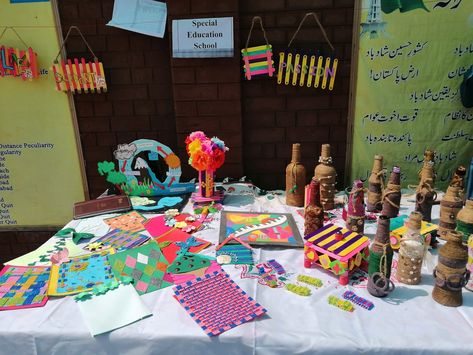 Art And Craft Exhibition In School, School Exhibition Ideas Display, School Art And Craft, Craft Exhibition, School Exhibition, Exhibition Ideas, Jute Crafts, Popsicle Sticks, School Art