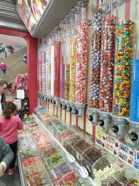 Candy Store Design, Candy Store Display, Boutique Patisserie, Candy Room, Candy Factory, Candy Boutique, Candy Dispenser, 3 Sisters, Bakery Design