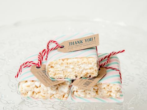 Rice Crispy Treats wrapped in wax paper. so cute. Rice Crispy Treats Packaging, Treats Packaging Ideas, Treats Packaging, Rice Crispy Treats, Dessert Buffet, Crispy Treats, Rice Krispie Treats, Rice Krispie, Thanksgiving Menu