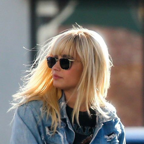 Demi Lovato Blonde Hair, Demi Lovato Hair, Funny Wigs, Leo Rising, Demi Lovato, Beyonce, Blonde Hair, Wigs, Blonde