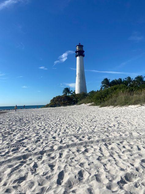 Key Biscayne Florida, Lighthouse Beach, Key Biscayne, Daytona Beach, Beach Aesthetic, Beautiful Sunset, Travel Aesthetic, Miami Beach, Beach Life