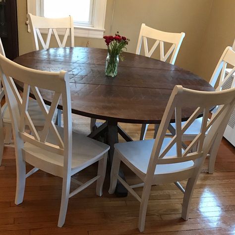 Round Farmhouse Kitchen Table, Ideas Comedor, Kitchen Table Round, Shore Furniture, Antiquing Furniture, Table Round Dining, Farmhouse Kitchen Table, Kitchen Table Makeover, Farmhouse Dining Room Table