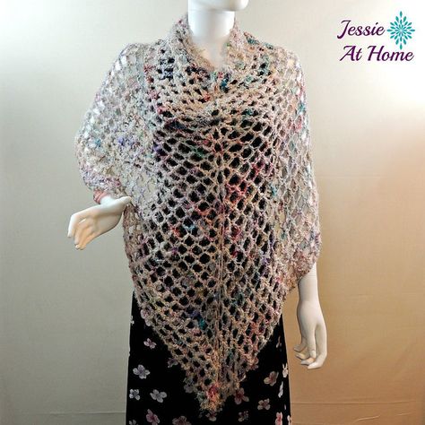 Phoebe Poncho - quick and easy summer crochet pattern! | Jessie At Home Poncho Au Crochet, Poncho Patterns, Crochet Poncho Free Pattern, Poncho Crochet, Easy Crochet Patterns Free, Crochet Poncho Patterns, Poncho Pattern, Mode Boho, Crochet Clothes Patterns