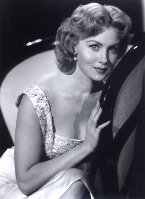 rhonda fleming images - Yahoo! Search Results Edina Ronay, Arlene Dahl, Rhonda Fleming, Bouffant Hair, Woman Movie, Marilyn Monroe Photos, Hollywood Glam, August 10, Old Hollywood Glamour