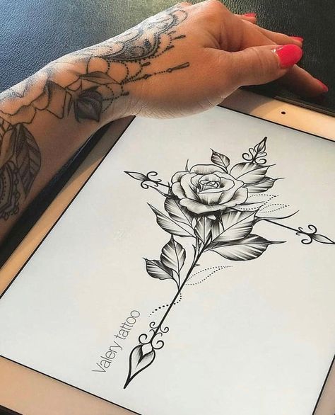 Tato Ikan Koi, Rose Tattoo Thigh, G Tattoo, Ikan Koi, Inspiration Tattoos, Geniale Tattoos, Rosen Tattoo, Dope Tattoos For Women, Spine Tattoos