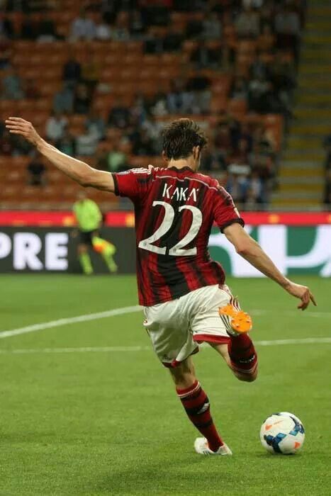 AC Milan #22 #kaka Ricardo Kaka Ac Milan, Brazilian Soccer Players, Ricardo Kaka, Real Madrid Club, Football Fever, A.c. Milan, Legends Football, Best Football Team, Orlando City