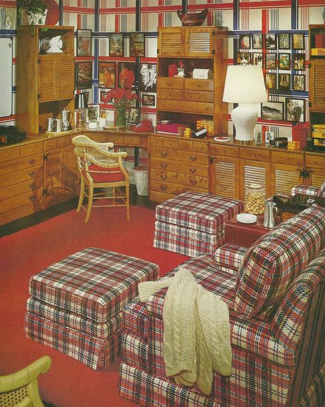 Vintage Decorating 1970s, Custom Room 1970s Living Room, Retro Style Living Room, 70s Interior Design, Retro Rooms, 70s Interior, 1970s Home, Retro Interior Design, Vintage Homes, Sunken Living Room