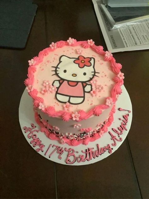 Tort Hello Kitty, Bolo Da Hello Kitty, Hello Kitty Birthday Theme, Kitty Birthday Cake, Hello Kitty Theme Party, Hello Kitty Birthday Cake, Hello Kitty Birthday Party, Kitty Cake, Hello Kitty Themes