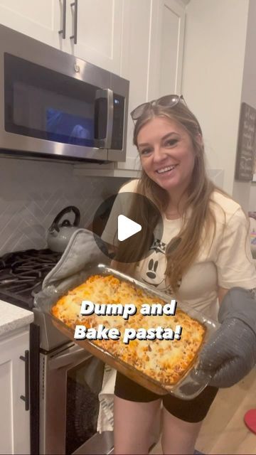 Marinara Dinner Ideas, Busy Mom Recipes Dinners, Dump And Bake Pasta, Pasta Dump, Dump And Bake Recipes, Bake Pasta, Easy Bake Oven Recipes, Monday Dinner, Tiktok Hacks