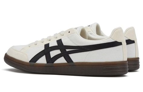 Men’s Sneakers, Womens Black Sneakers, Minimalistic Outfits, Nyc Fits, Shoe Wishlist, Black And White Shoes, Shoe Inspo, Everyday Shoes, Onitsuka Tiger