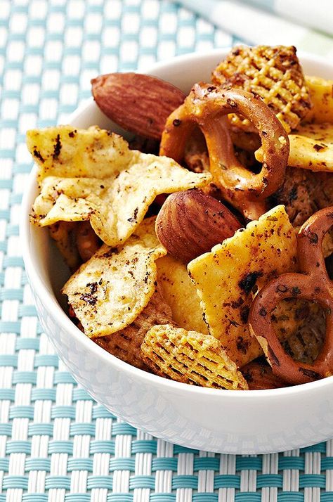 This homemade snack mix is easy to prepare--crunchy crackers, cereal squares, and miniature pretzels are flavored with a zesty salsa-inspired seasoning mix that takes just minutes to throw together. Bake until crisp and then set it out at a party or offer it to your kids for a fun after-school snack. #healthysnacks #snacks #snackideas #healthysnackrecipes #healthysnackideas #healthyrecipes Packable Snacks, Kids Snack Mix, Healthy Salsa Recipe, Healthy Trail Mix Recipes, Healthy Snack Mix, Snacks For Diabetics, Snack Mix Recipe, Healthy Homemade Snacks, Trail Mix Recipes