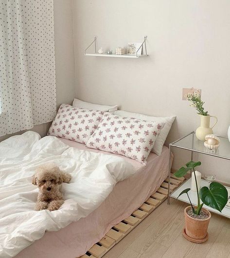 New Home Decor Ideas, Chic Home Decor Ideas, Korean Room, New Home Decor, Small Room Design, Redecorate Bedroom, Cute Room Ideas, Minimalist Room, Pretty Room